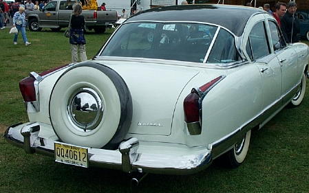 1954-kaiser-manhattan-rear.jpg